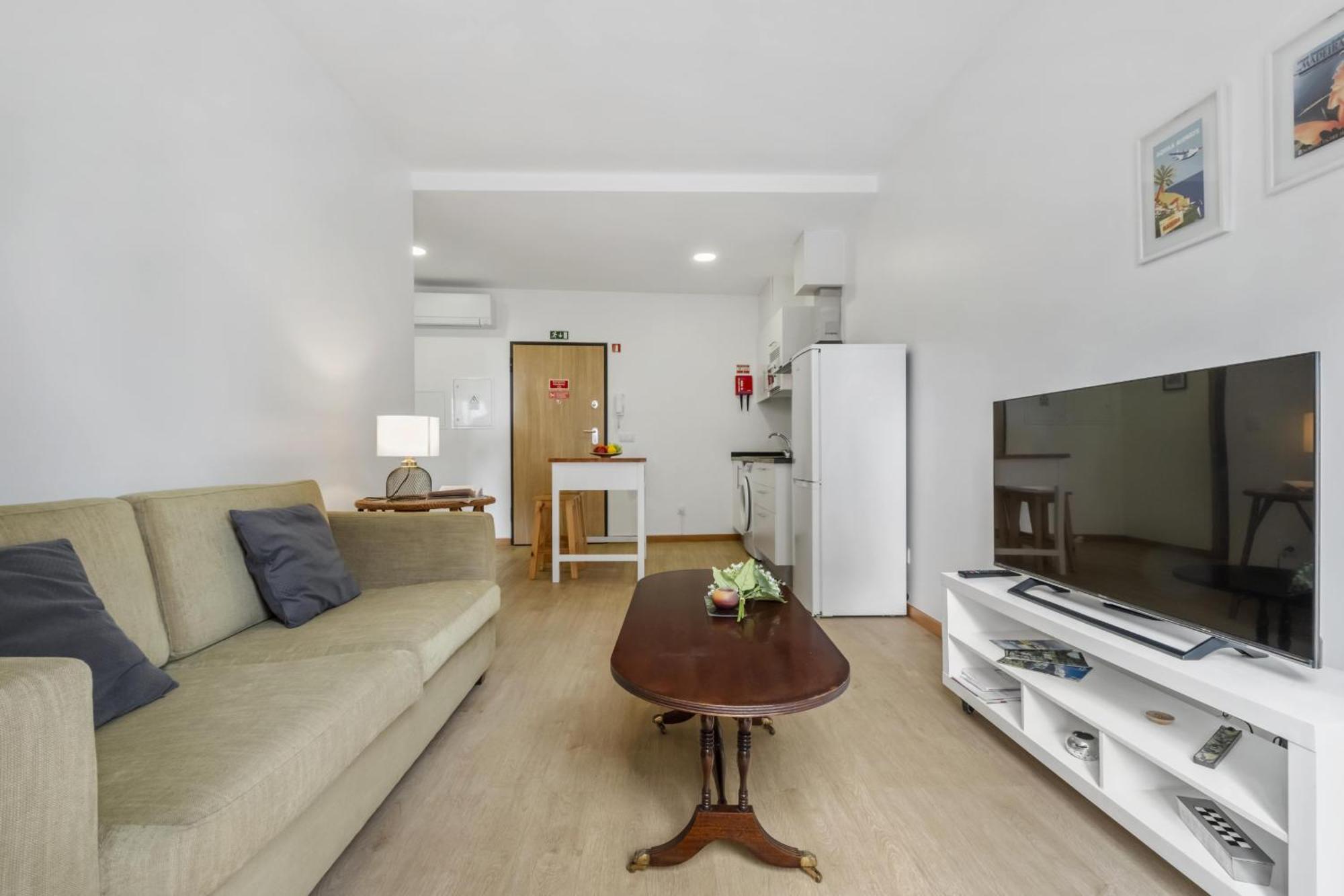Ribeira Das Casas Apartments By Madeira Sun Travel ฟุงชาล ภายนอก รูปภาพ